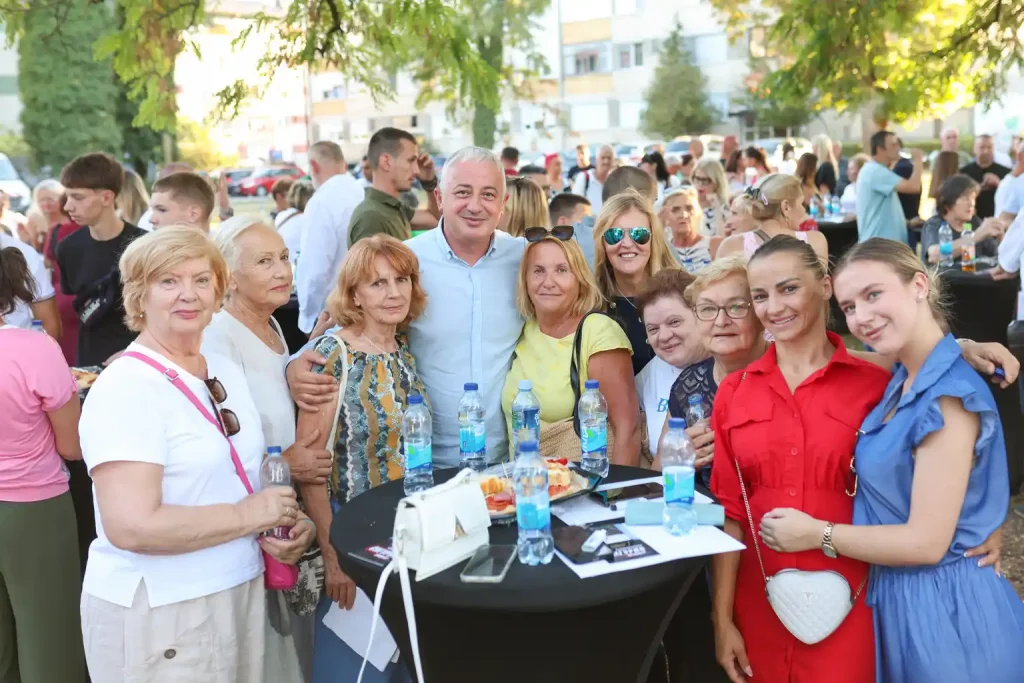 Borenović u Obilićevu: Razgovor sa ljudima je najvažniji dio svake kampanje